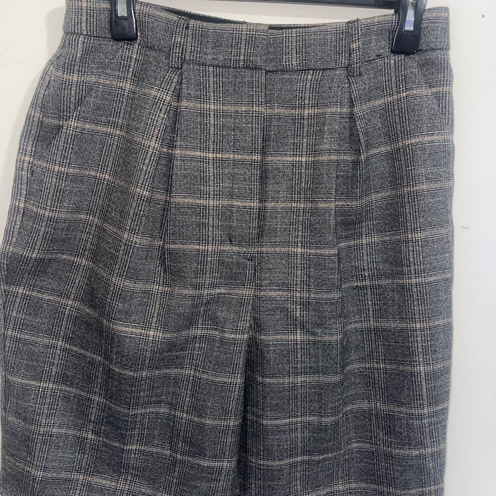 Hourglass high waist short.